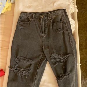 Distressed black mom jeans(more faded grey)